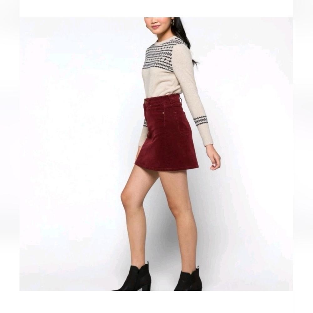 Burgundy Corduroy Mini Skirt EUC Preppy Dark Academia Clean Girl